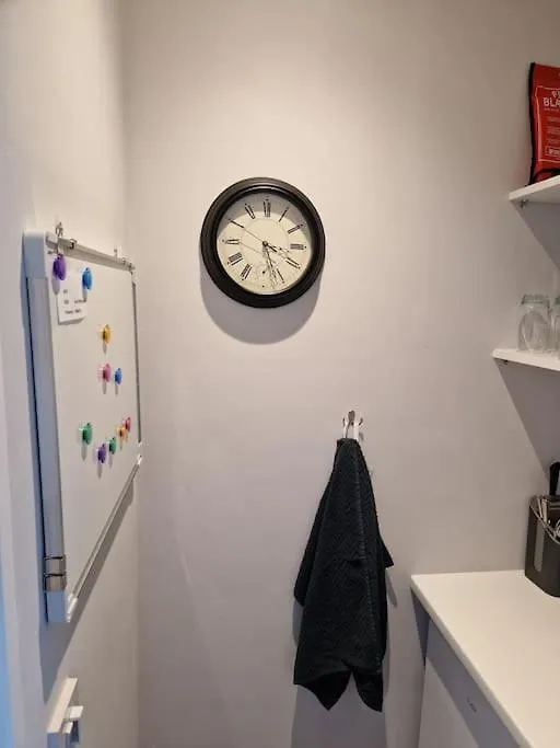 Apartment Room On Heath Park Cardiff